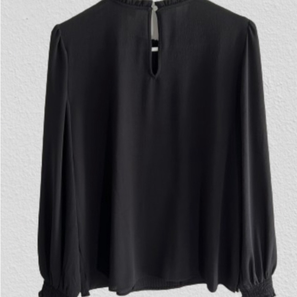 CeCe Pintucked Smocked Cuff Chiffon Top in Black Size Medium - Picture 2 of 5